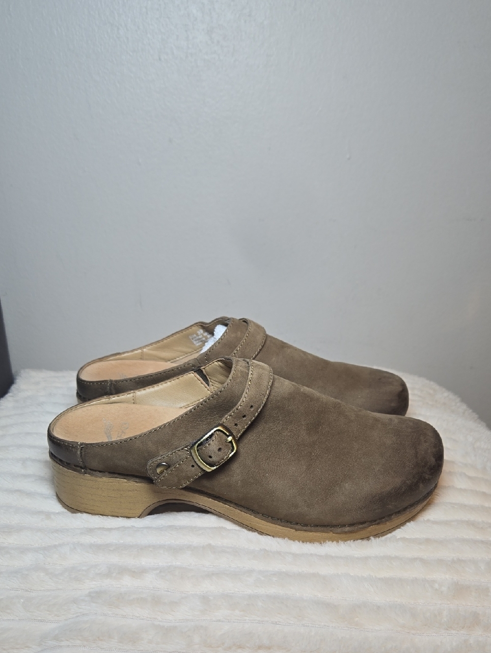 Dansko Women's Berry in Mushroom Burnished Nubuck Mule - Picture 3 of 13